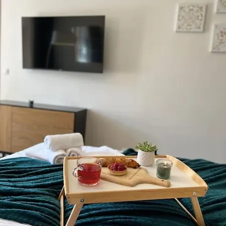 Modern Apartment With Balcony & Free Parking * Praha