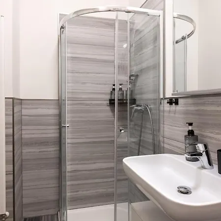 Appartamento Modern With Balcony & Free Parking Praga