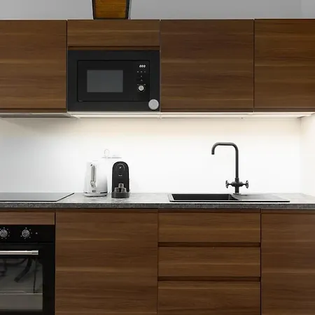 Modern With Balcony & Free Parking Appartement