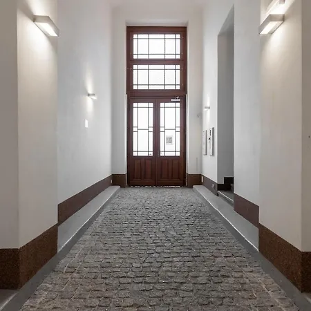 Modern With Balcony & Free Parking Appartement