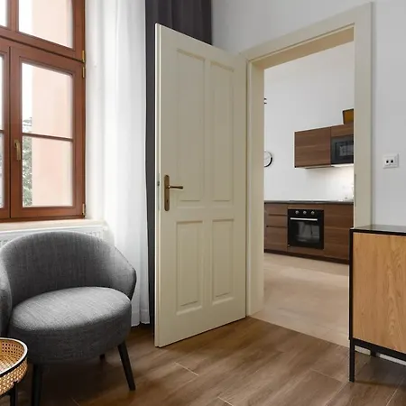 Appartamento Modern With Balcony & Free Parking