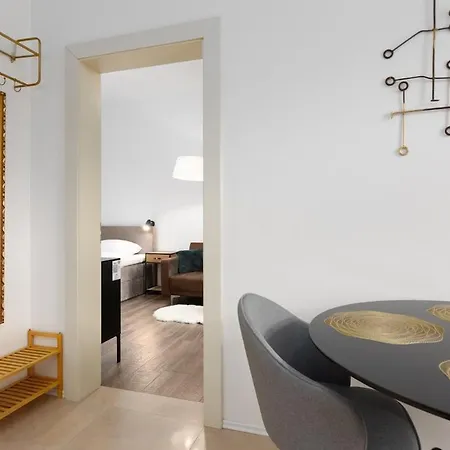 Modern With Balcony & Free Parking Appartamento