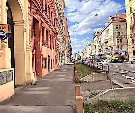 Modern Apartment With Balcony & Free Parking Apartament Praga