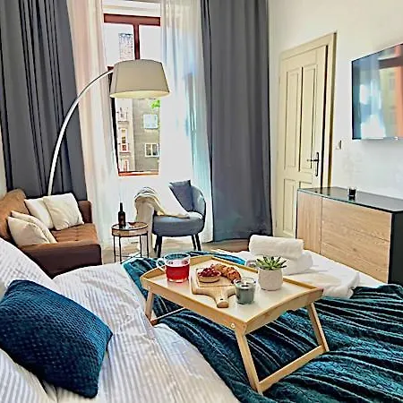 Modern Apartment With Balcony & Free Parking * Praga